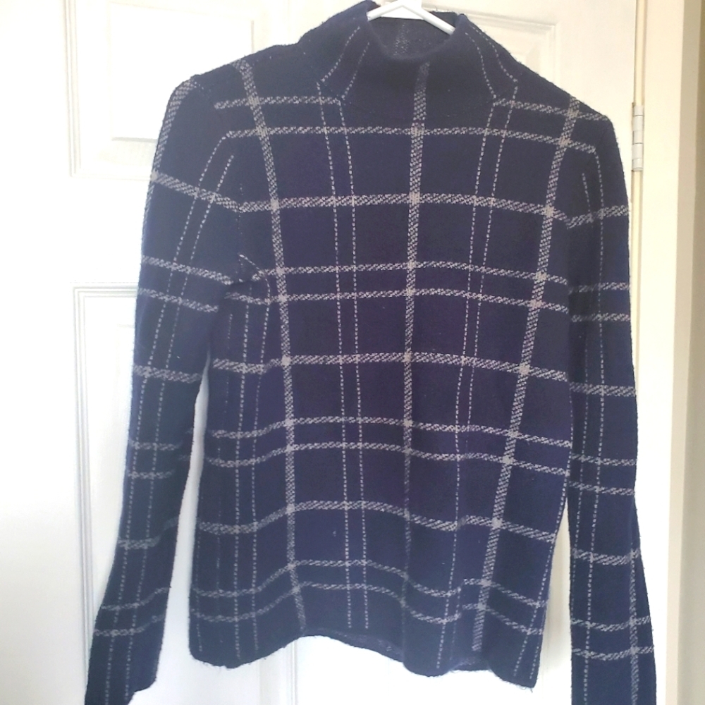 19. Banana republic sweater